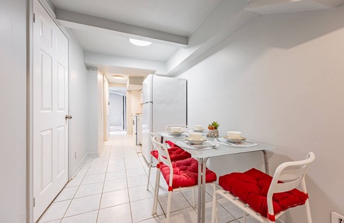 Rockcliffe - Smythe Casa | Cheerful 1-bedroom 1-living-room walkout basement