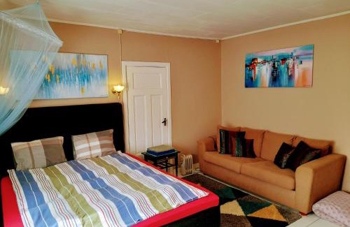 Bracke Casa | Cheerful 1-bedroom, 120 m from Sandbach