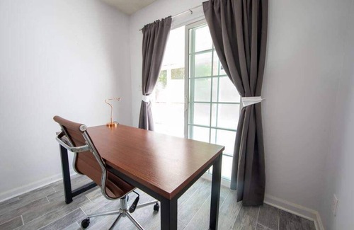 Northwest Casa | Cheerful 2 Bedroom Home near Virginia Wesleyan