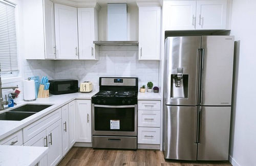 Monterey Park Casa | Cheerful 2-Bedroom house close to DTLA