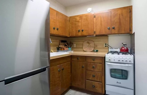 East San Roque Cabaña | Cheerful 2 bedroom 2 bath Cottage with fireplace