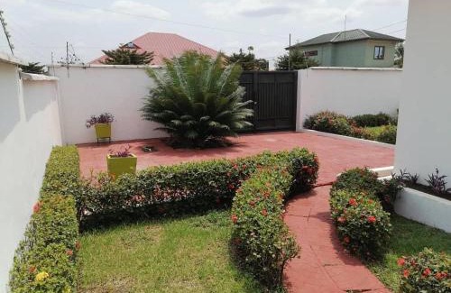 Kumasi Apartamento | Cheerful 2-bedroom Apartment with free parking