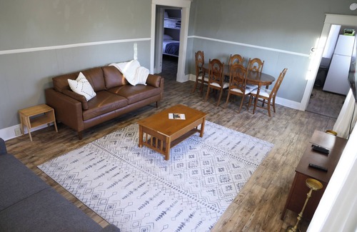 Trenton Casa | Cheerful 2 Bedroom Home In Trenton City