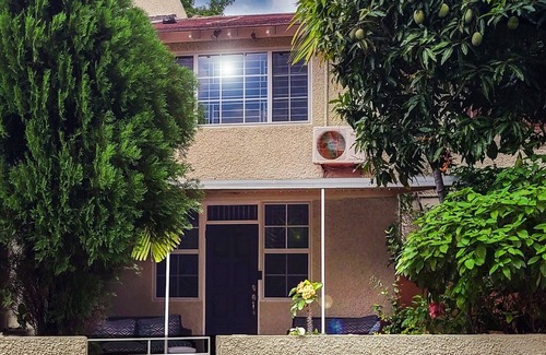 New Kingston Casa | Cheerful 2 - Bedroom Townhouse with free parking in New Kingston