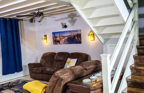 New Kingston Casa | Cheerful 2 - Bedroom Townhouse with free parking in New Kingston