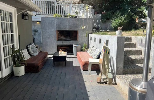 Beachwood Canyon Casa | Cheerful 2-bedroom garden home with hot tub