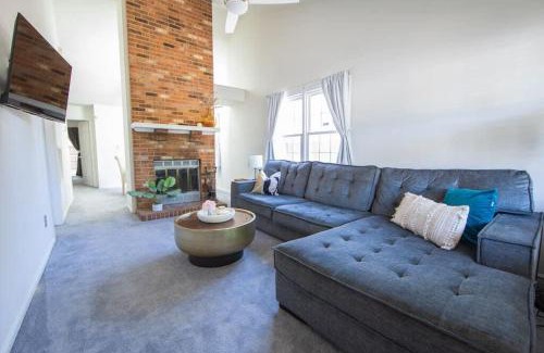 Northwest Casa | Cheerful 2 Bedroom Home near Virginia Wesleyan