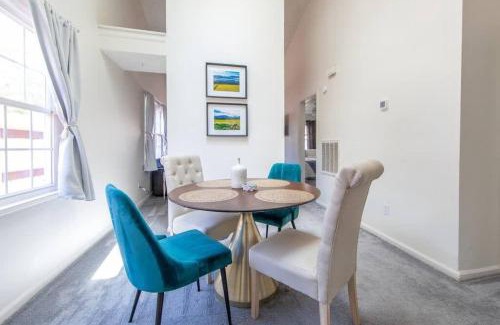 Northwest Casa | Cheerful 2 Bedroom Home near Virginia Wesleyan