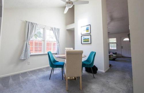 Northwest Casa | Cheerful 2 Bedroom Home near Virginia Wesleyan