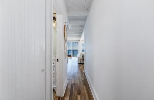 Eastern Malibu Casa | Cheerful 2 Bedroom With Best Sunset Views
