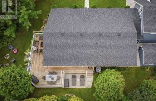Port Elgin Cabaña | Cheerful 3 Bedroom Cottage 2 Minute walk to the Beach on Beautiful Lake Huron