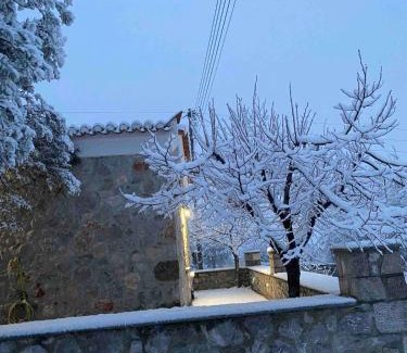 Ermionida Casa | Cheerful 3 bedroom cottage with indoor fireplace