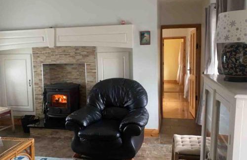Shanavooneen Apartamento | Cheerful 3 bedroom country farm house