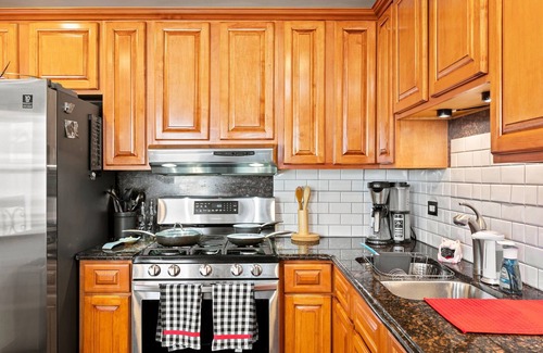Dunning Casa | Cheerful 3 bedroom. Feels like home.