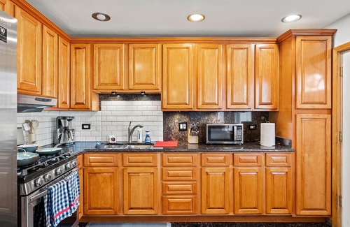 Dunning Casa | Cheerful 3 bedroom. Feels like home.