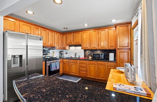 Dunning Casa | Cheerful 3 bedroom. Feels like home.