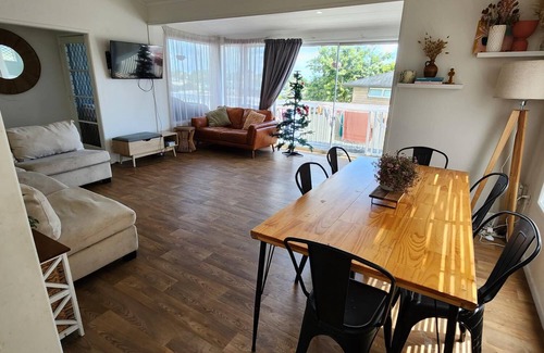 Stanmore Bay Casa | ¡Haga recuerdos esta temporada alta haciendo suya su casa en Sunny Stamore Bay!