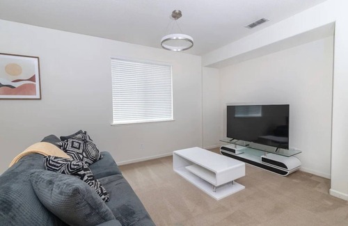 North Natomas Casa | Cheerful 3-Bedroom Home close to Airport/downtown