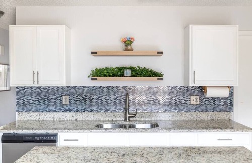 Wetmore Casa | Cheerful 3 bedroom 2 bath with large backyard