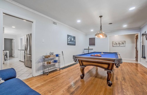 Northeast Dallas Casa | Cheerful 3-bedroom with a Pool