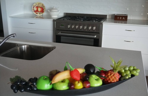 Truganina Casa | Cheerful 4 Bedroom Home In a Pleasing Location