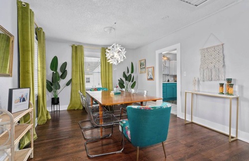 Rosedale Casa | Cheerful 4 Bedroom Home by KU & 39th St. Shops | 4