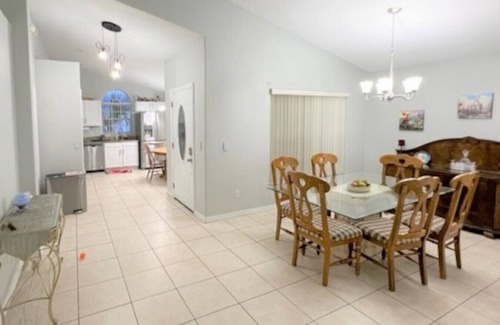 Indian Point Casa | Charming 4-bedroom house with Pool - Close to Theme Parks