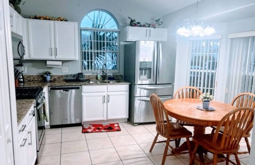 Indian Point Casa | Charming 4-bedroom house with Pool - Close to Theme Parks