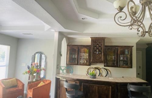 Brownsville Casa | Cheerful 4 bedroom home with pool and BBQ area with 5th bedroom option