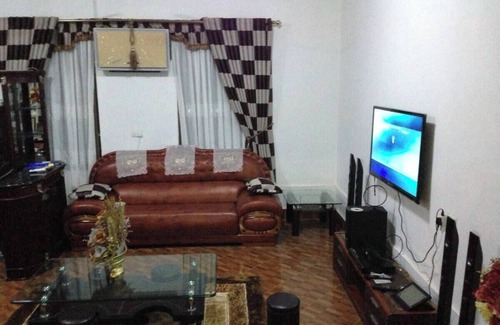 Oyibi Apartamento | Cheerful 4 bedroom home with fire pit