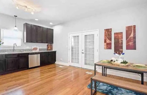 Washington Park Casa | Cheerful 4 bedroom smart home w/ indoor fireplace