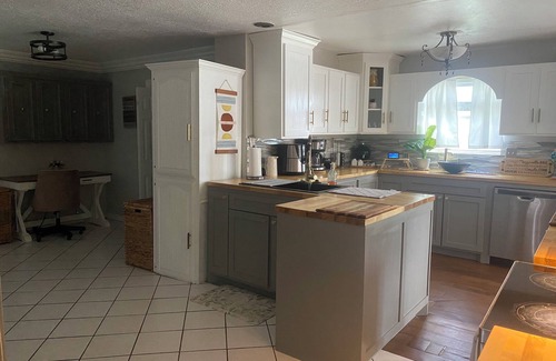 Brownsville Casa | Cheerful 4-bedroom with pool, Gazebo, Nature Lovers, SPACE-X, SPI, City Center