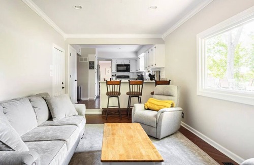Indianapolis Casa | Cheerful 4-bedroom home in North Central Indy