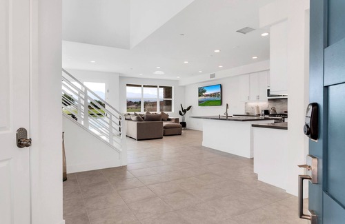 Indio Casa | Cheerful 4-bedroom vacation home with POOL
