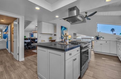 Palos Verdes Estates Casa | Cheerful 4-bedroom home with panoramic ocean view