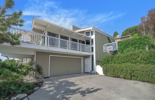 Palos Verdes Estates Casa | Cheerful 4-bedroom home with panoramic ocean view