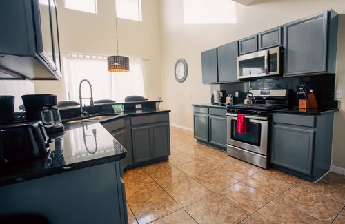 Crescent Lakes Casa | Cheerful 5 bed - 4 bath Spacious Home