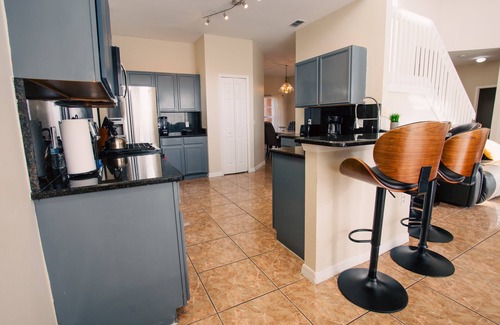 Crescent Lakes Casa | Cheerful 5 bed - 4 bath Spacious Home