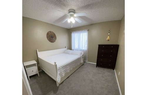 Southeast Colorado Springs Casa | Cheerful 5-bedroom Colorado Mountain View home