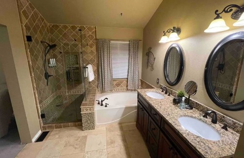 Southeast Colorado Springs Casa | Cheerful 5-bedroom Colorado Mountain View home