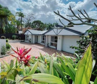 Hillcrest Casa | Cheerful 5 Bedroom Holiday Destination