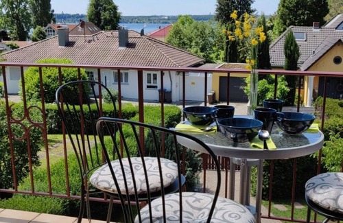 Unteruhldingen Apartamento | Alegre apartamento en Uhldingen