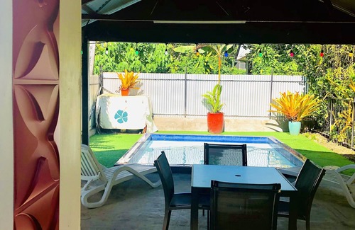 Apia Casa | Cheerful Bungalow with pool!