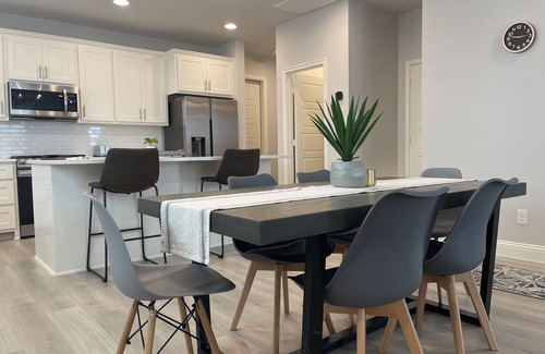 Lake Worth Casa | Cheerful, Clean and Classy Townhome
