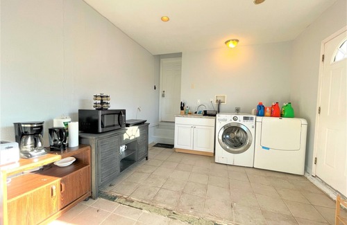 Lower Bal Casa | Cheerful Comfy 2B1B Unit walking to Bay Fair