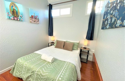 Lower Bal Casa | Cheerful Comfy 2B1B Unit walking to Bay Fair