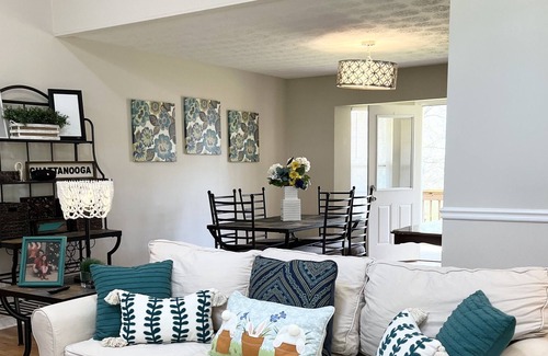 Whitwell Casa | Cheerful, dog-friendly 3 bedroom home