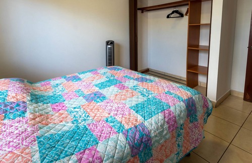 Managua Casa | Cheerful family friendly home in gated community.