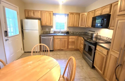 Northeast Raleigh Casa | Cheerful Four Bedroom Family and Pet Friendly Home