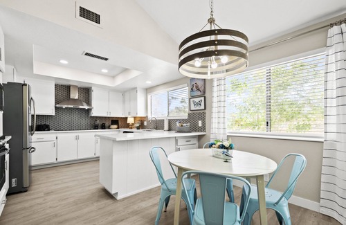 Paradise Casa | Cheerful fully renovated 4-bedroom with pool